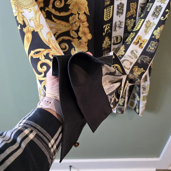 VERSACE 100% silk gold black Hibiscus Baroque Virtus Alphabet shirt S size mens - Picture 5 of 16